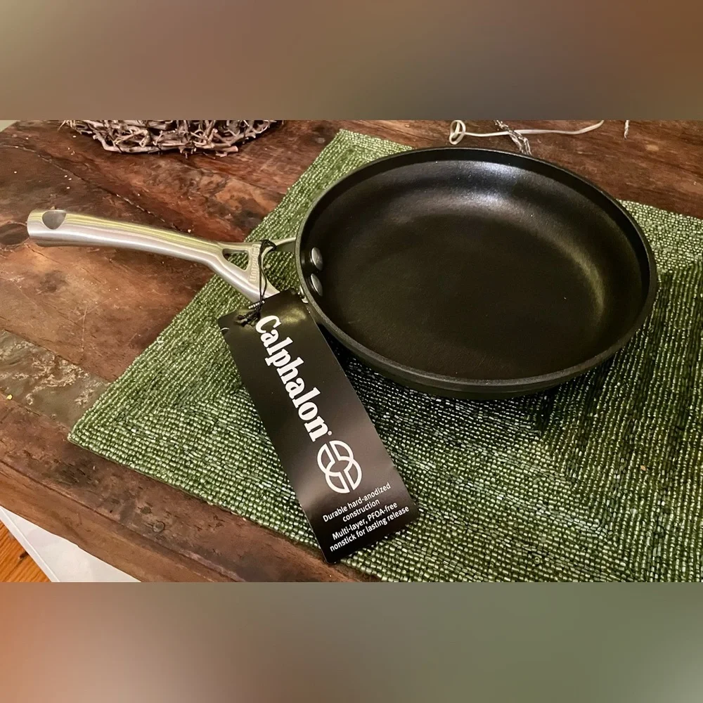 Williams Sonoma Calphalon Black Nonstick Fry Pan. NWT